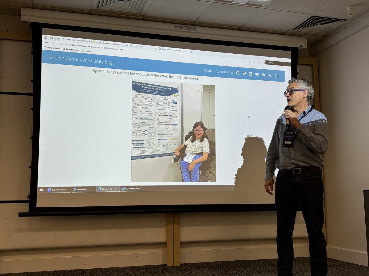 Robert Castelo, Bea's PhD supervisor, speaking at the Athena award presentation at EuroBioC2024