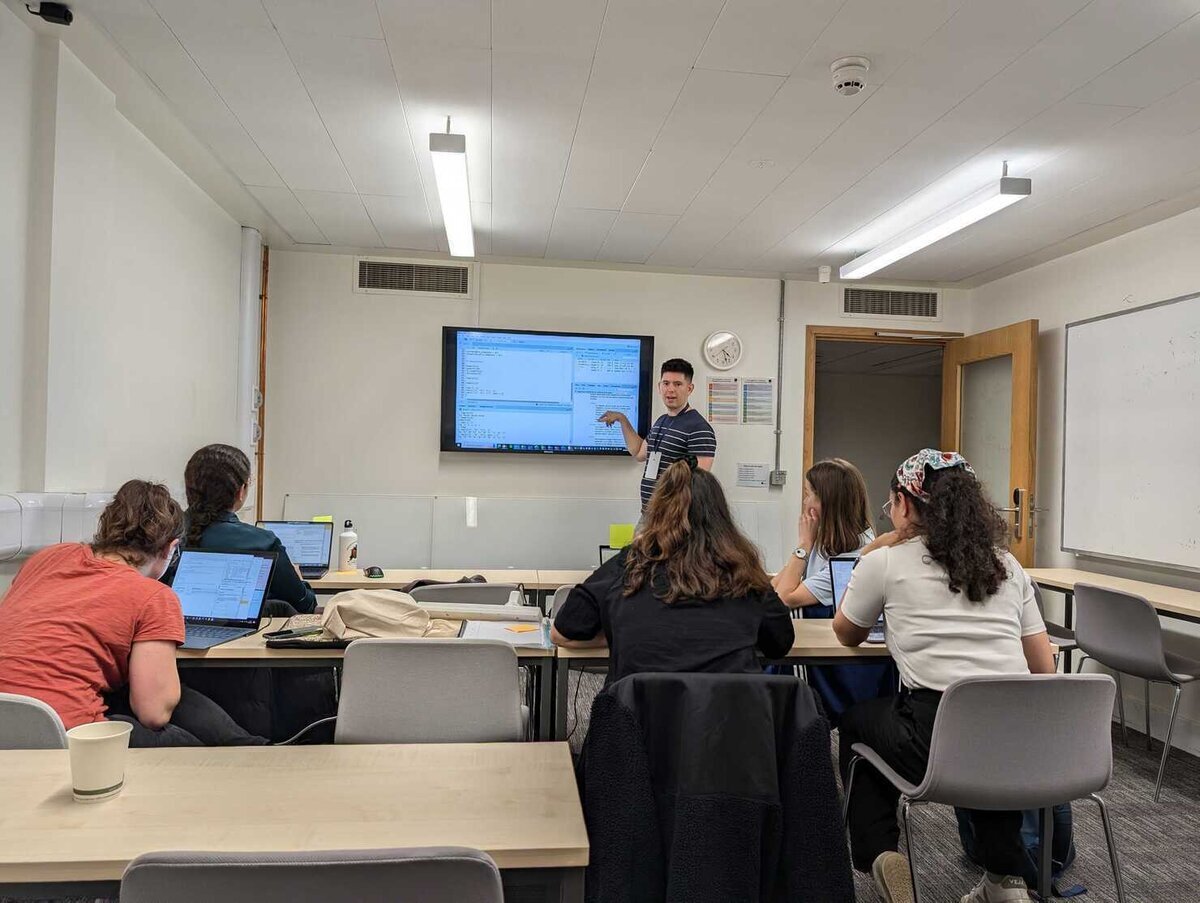 Oliver teaching at the Introduction to R and Bioconductor workshop